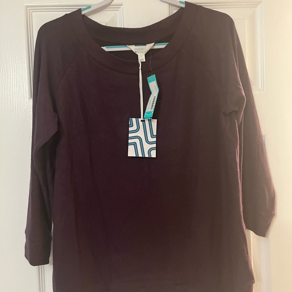 Market & Spruce Brown 3/4 Sleeve Sweatshirt with Crew Neck and Graphic Design